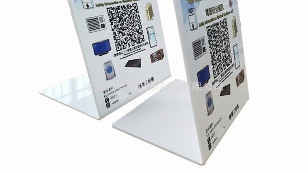 作為亞克力展示架廠商，應該怎樣做展示架才不會發(fā)黃呢？